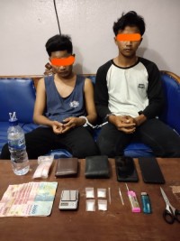 Diduga Akann EdarkanbSabu- Dua Pemuda Pengangguran Diciduk Team Opsnal Mandau