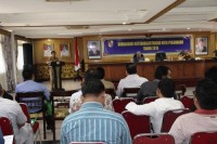 Asisten II Bidang Perekonomian membuka sosialisasi Ketenagalistrikan Tahun 2015