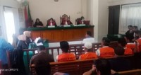 Majlis Hakim :Tuntut Toro 1 Tahun Denda Rp100 Juta Rupiah