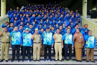 Plt Bupati Siak Alfedri melepas atlit Pekan Olahraga Pelajar Daerah (POPDA) 519 orang