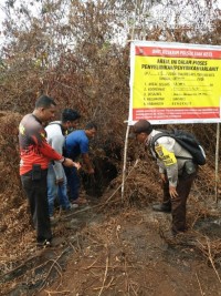 Sat Reskrim Polres Bengkalis Bersama Polsek Siak Kecil Amankan Tersangka Karhutla