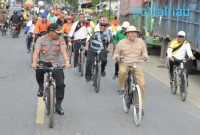 Bupati Sergai dan Jajaran Dinas Pendidikan Meriahkan Sepeda Santai HUT PGRI.