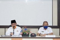 Bupati HM.Wardan Pimpin Rapat Pengurus Mesjid dan Musholla Tentang Penerapan Memutus Rantai Covid-19