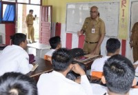 Pjs Bupati Inhil Kunjungi dan Beri Motivasi Siswa SMAN 1 Tembilahan Kota