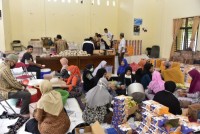 Jalankan Tugas Kemanusiaan Mulai Jam 03:30 WIB ,Petugas Siapkan Makanan Untuk ODP Yang Jalani Karant