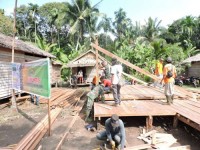 Bekerja Sama Dengan KPSI, Kodim 0314/Inhil Melaksanakan Karya Bhakti Tni Bedah Rumah Masyarakat Tida