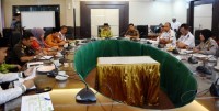 Asisten I Pimpin Rapat Penertiban PKL di Area Car Free Day