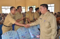 Pj Bupati Bengkalis Buka Sosialisasi dan Pembekalan Bagi Ketua RT/RW di Tanjung Medang