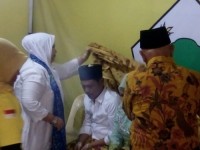 KELUARGA BESAR PARTAI GOLKAR DAN AMPI TEPUNG TAWARI KETUA DPRD