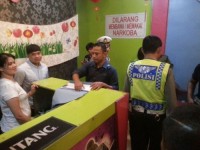 Razia Tempat Hiburan dan Salon, Polsek Bangko Amankan Pasangan Mesum dan Miras
