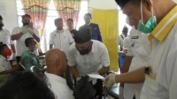 1.465 Warga Rantau Utara Terima Zakat Dari Baznas