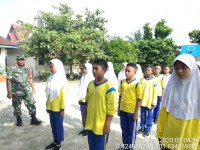 Bentuk Jiwa Kebersamaan Di Lingkungan Sekolah, Serda Gunawan Babinsa Koramil 09/Lgm Beri Materi PBB