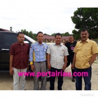 Dua Plt Kepala Dinas Meninjau Jalan SMAN 9 Dan SMPN 17 Mandau