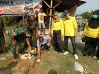 Camat Ratu Hadiri Peletakan Batu Pertama