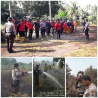  Wakapolres Pelalawan Pimpin Langsun Pemadaman Karlahut di Desa Pulau Muda Pelalawan