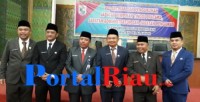 Bupati Pelalawan HM Harris Berikan Pituah Kepada Enam JPT Pratama Baru Di Lantik