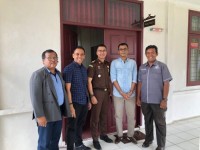 Sat Reskrim Unit 3 Serahkan Berkas Kasus Korupsi Dana ADD Sei Solok Kepada Kejari Pelalawan