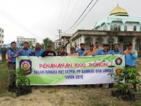 Satpol pp & damkar kab. pelalawan bersama warga melaksanakan penanaman 1000 pohon pada 11 titik di p