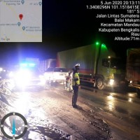 Dua Truk Laga Kambing,Sopir Truk Tanki Meninggal Dunia Di Rumah Sakit
