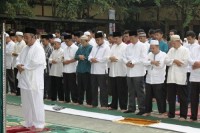 Wako Pekanbaru Sholat Kusuf Bersama Keluarga Besar MAN 1 Pekanbaru