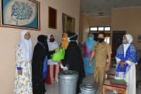 BKMT Kampar Serahkan Peralatan Memandikan Jenazah