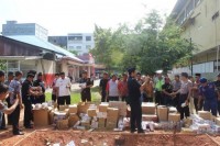 KPPBC Bagansiapiapi Musnahkan Rokok Ilegal dan Miras
