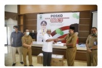 Tanggap Bencana Covid-19 Mantan Bupati Siak Ikut Memberikan Bantuan