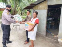 Polsek Pinggir Kembali Bagikan Sembako Kepada Warga Terdampak Covid-19