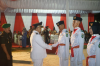Camat Riki  Resmi Kukuhkan Paskibra.