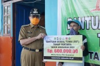 Gugus Tugas Penanggulangan Covid-19 Inhil Kegiatan Bantuan Sosial Tunai (BST) Menjelang Hari Raya Id
