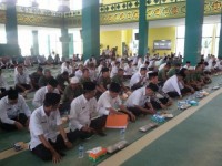 Anggota Kodim 0313/Kampar Hadiri Peringatan Isra Mi'raj 1438 H Di Mesjid Al Ikhsan Markaz Islami Ban