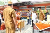 Pemkab Labuhanbatu Bagikan APD
