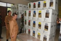 Bupati Amril Mukminin meninjau sejumlah TPS di tiga Kecamatan