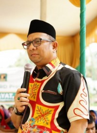 Yuyun Hidayat dan PPP kampar lakukan penyemprotan desinfektan Covid-19