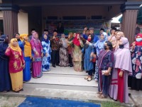 Relawan Kasih Ibu Dan Millenial Kasih Ibu  Batsol Dideklarasikan -Kasmarni Terharu dan Bahagia.