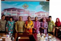 Bupati Wardan Serahkan Laporan Unaudit Pemda Inhil Kepada BPK RI