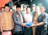 Bupati Inhil Terus Pantau Korban Banjir di Desa Mumpa