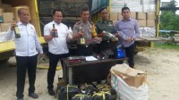 3 Truk Bermuatan Miras, Rokok dan Oli Diamankan di Mapolres Pelalawan