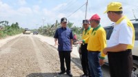Bupati Inhil Tinjau Pengerjaan Proyek Jalan Kotabaru-Selensen dan Jembatan Reteh