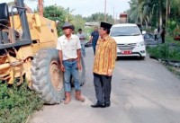 Beberapa Ruas Jalan yang Rusak Menjadi Sorotan Bupati Inhil