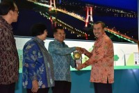 Kabupaten Siak Menerima Penghargaan Piala Adipura Kategori Kota Kecil Dari Kementerian (KLHK)