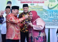 Kasmarni Dapat Surprise Dari Pimpinan Pesantren Al-I'tidalusunny