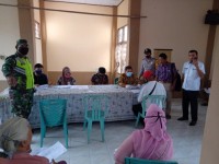 Ratusan Warga Kelurahan Air Jamban Terima  BST Tahap II 