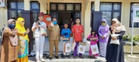 Peduli Pada Keluarga Dampak Covid-19, DPPKBP3A, APSAI dan Forum Anak Kampar Salurkan Sembako