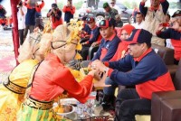 Bupati Amril Hadiri Bhakti Hari Nusantara Ke-17 di Desa Sepahat, Kecamatan Bukit Batu