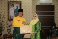 Kado Istimewa di Milad ke-51 Inhil Untuk Petani Kelapa