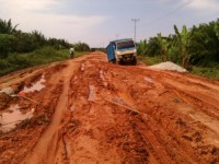 Warga Darussalam Dambakan Perbaikan Jalan