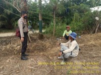  Cegah Karhutla Bhabinkamtibmas Desa Lalang Kabung Tingkatkan  Patroli Dan Sosialisasi
