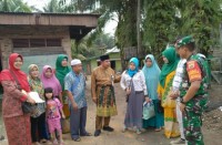 BABINSA KORAMIL 09/LANGGAM KODIM 0313/KPR DAMPINGI ANTARKAN PASIEN ODGJ KE RSJ TAMPAN PEKANBARU