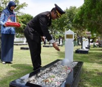 AKBP Hadi Wicaksono Pimpin Upacara Ziarah Makam Pahlawan Kesuma Kesatria
